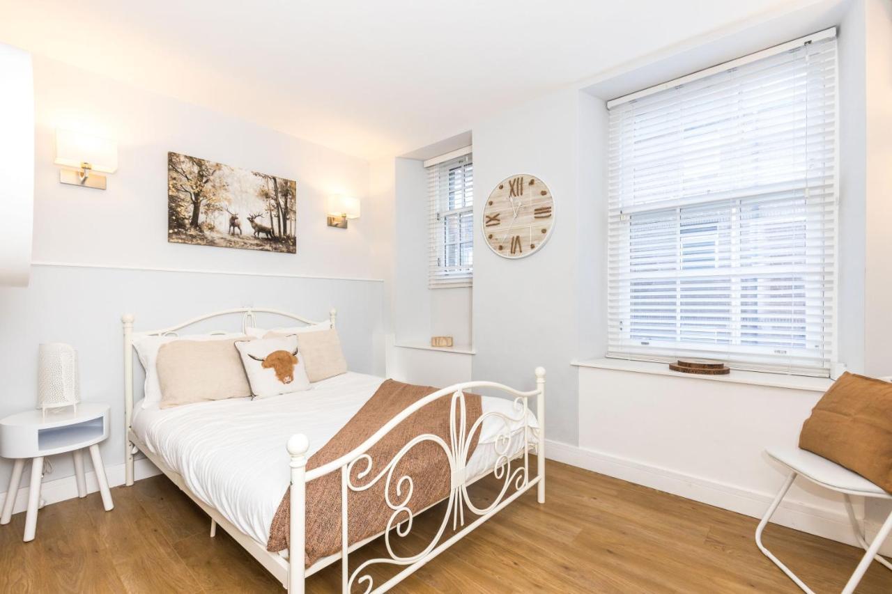 Luxury Modern 3 Bedroom Apartment In City Centre エディンバラ エクステリア 写真