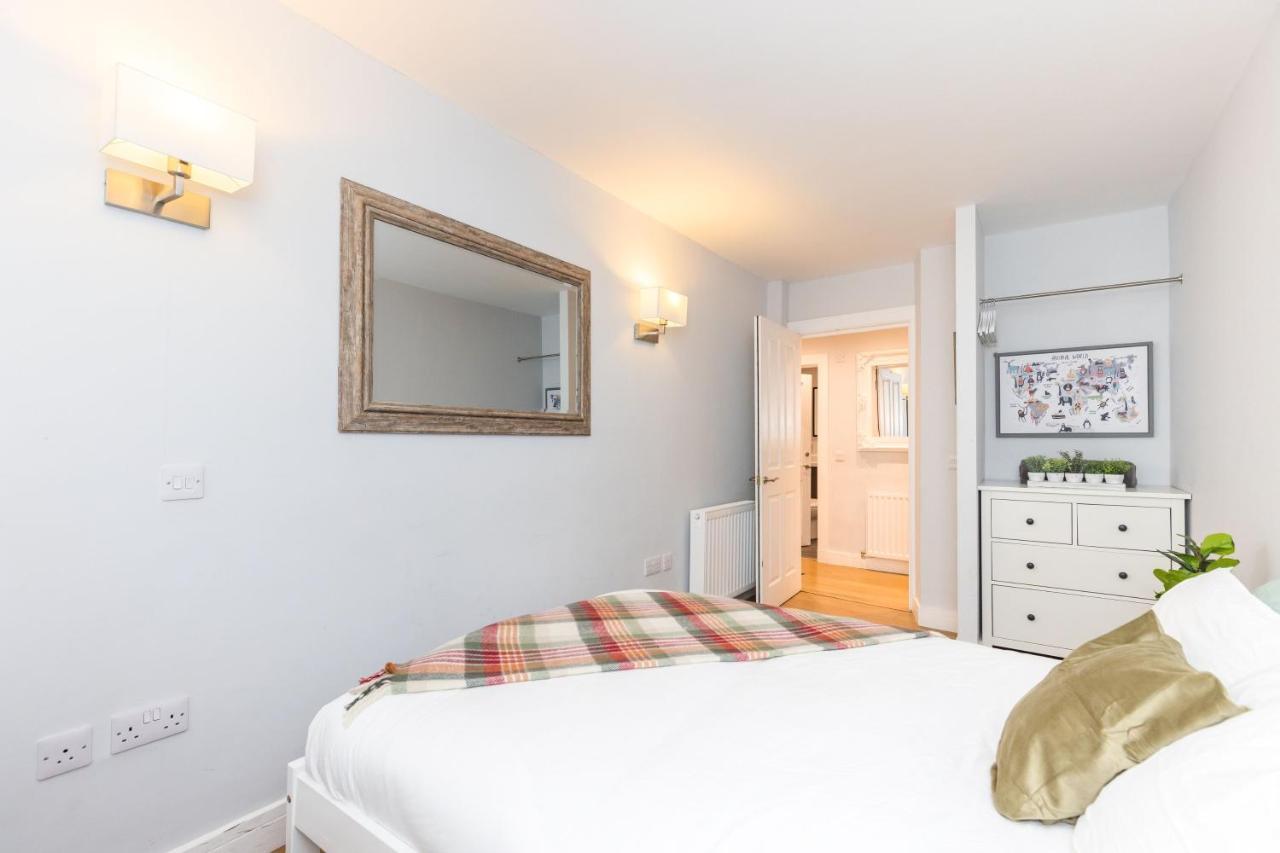 Luxury Modern 3 Bedroom Apartment In City Centre エディンバラ エクステリア 写真