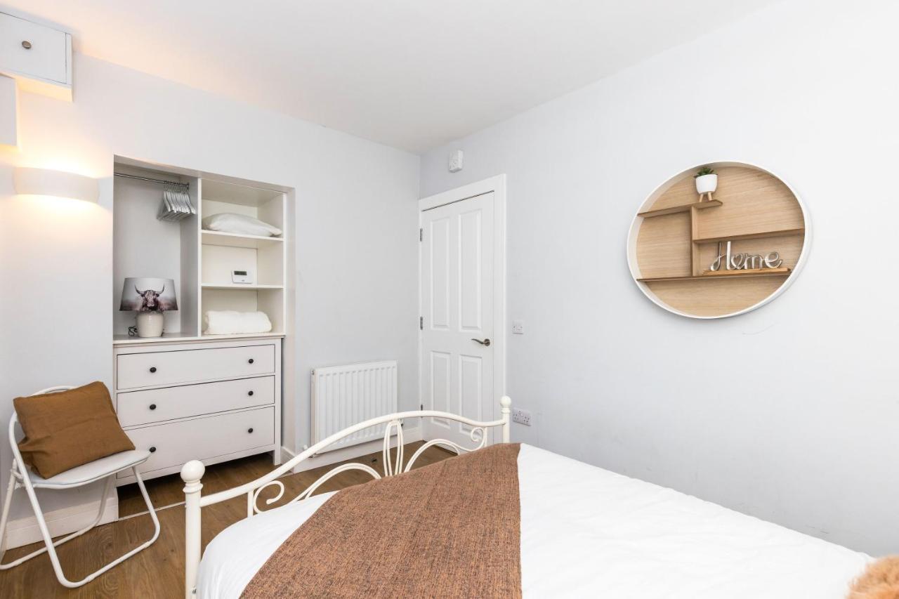 Luxury Modern 3 Bedroom Apartment In City Centre エディンバラ エクステリア 写真