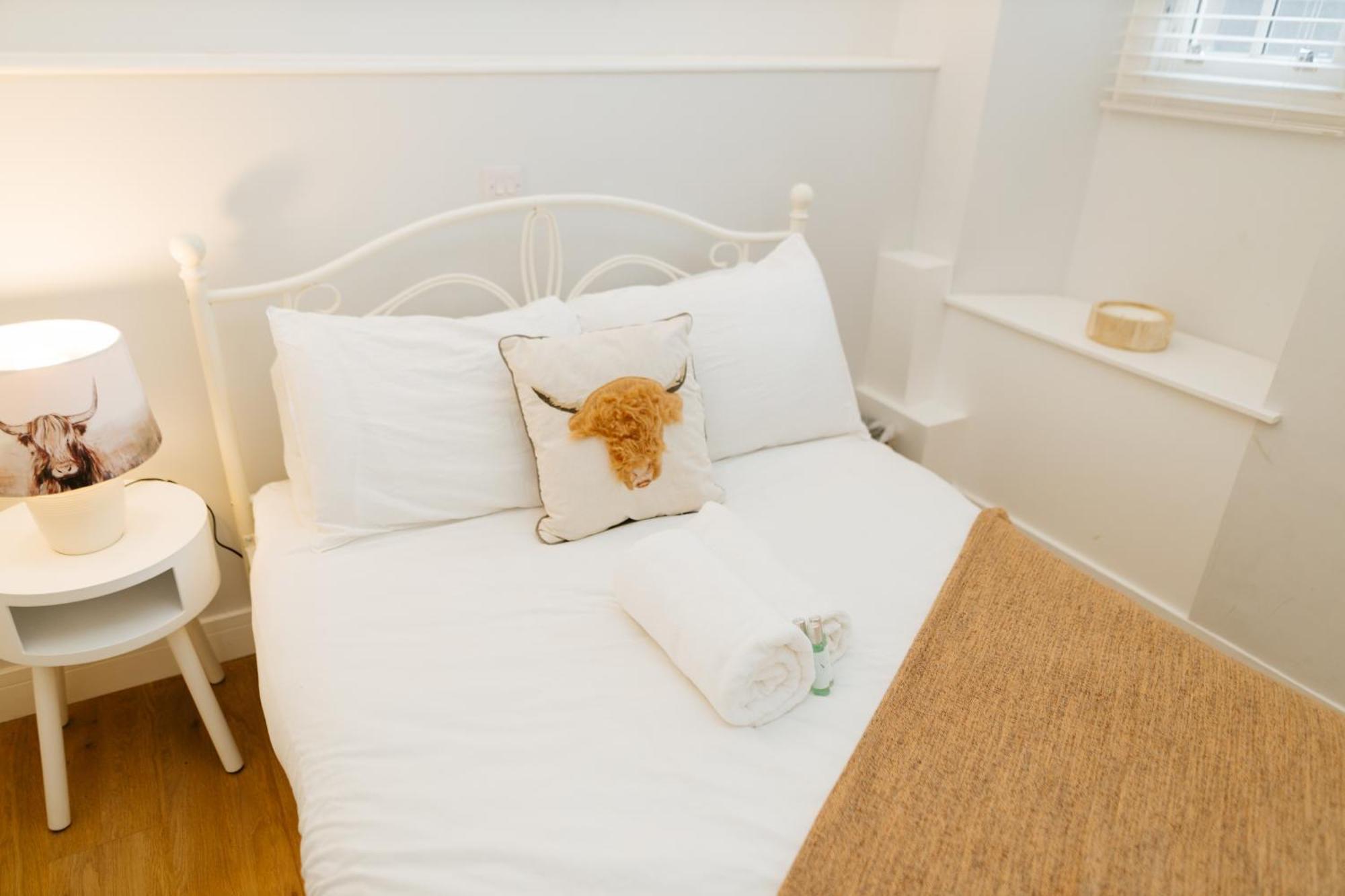 Luxury Modern 3 Bedroom Apartment In City Centre エディンバラ エクステリア 写真