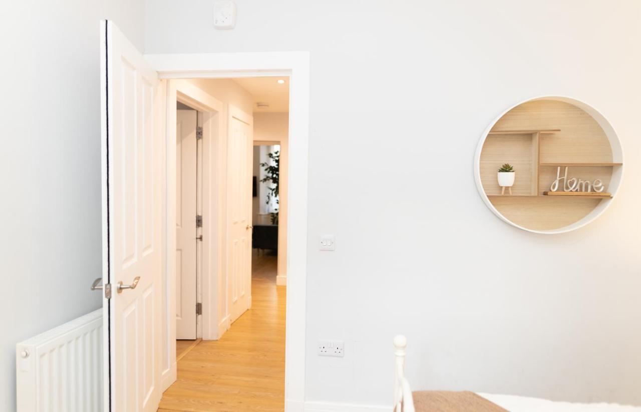Luxury Modern 3 Bedroom Apartment In City Centre エディンバラ エクステリア 写真