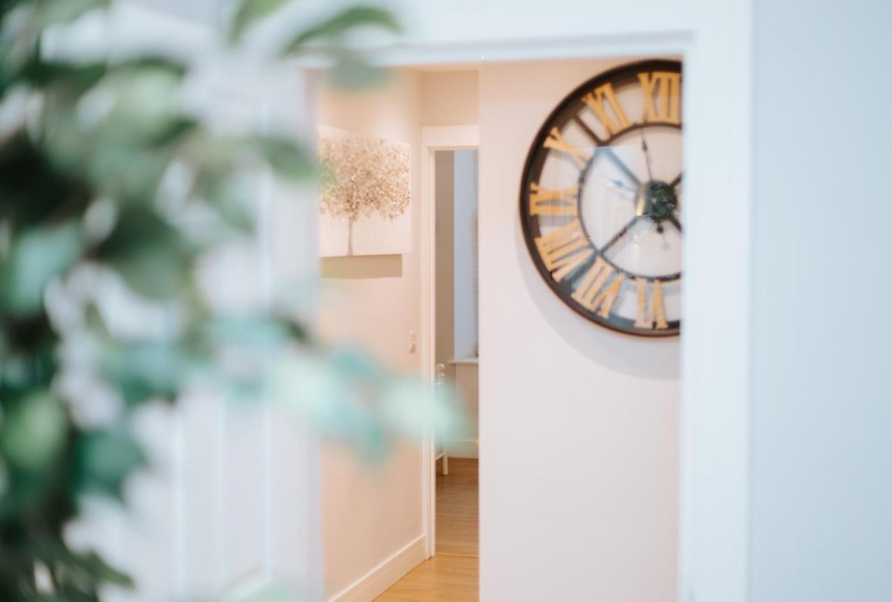 Luxury Modern 3 Bedroom Apartment In City Centre エディンバラ エクステリア 写真