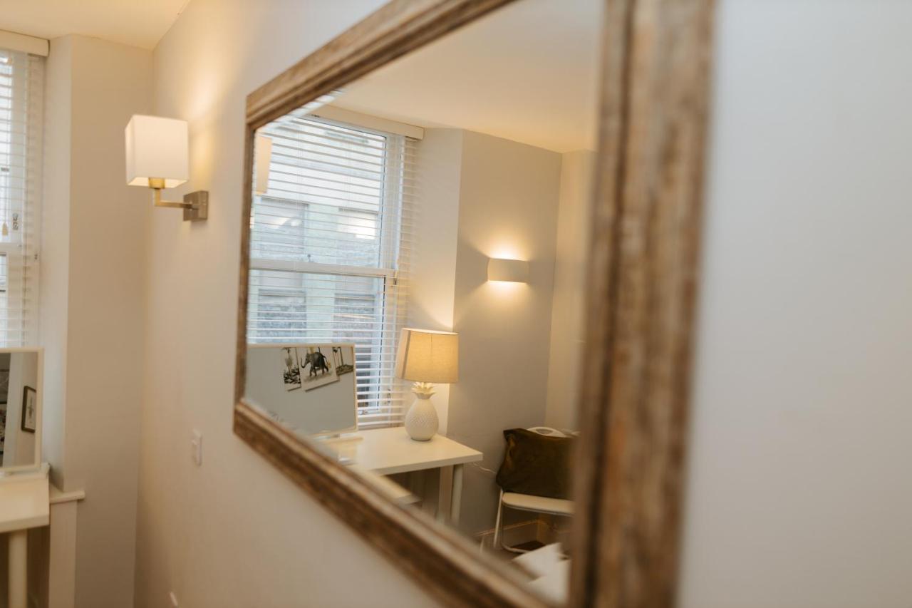 Luxury Modern 3 Bedroom Apartment In City Centre エディンバラ エクステリア 写真