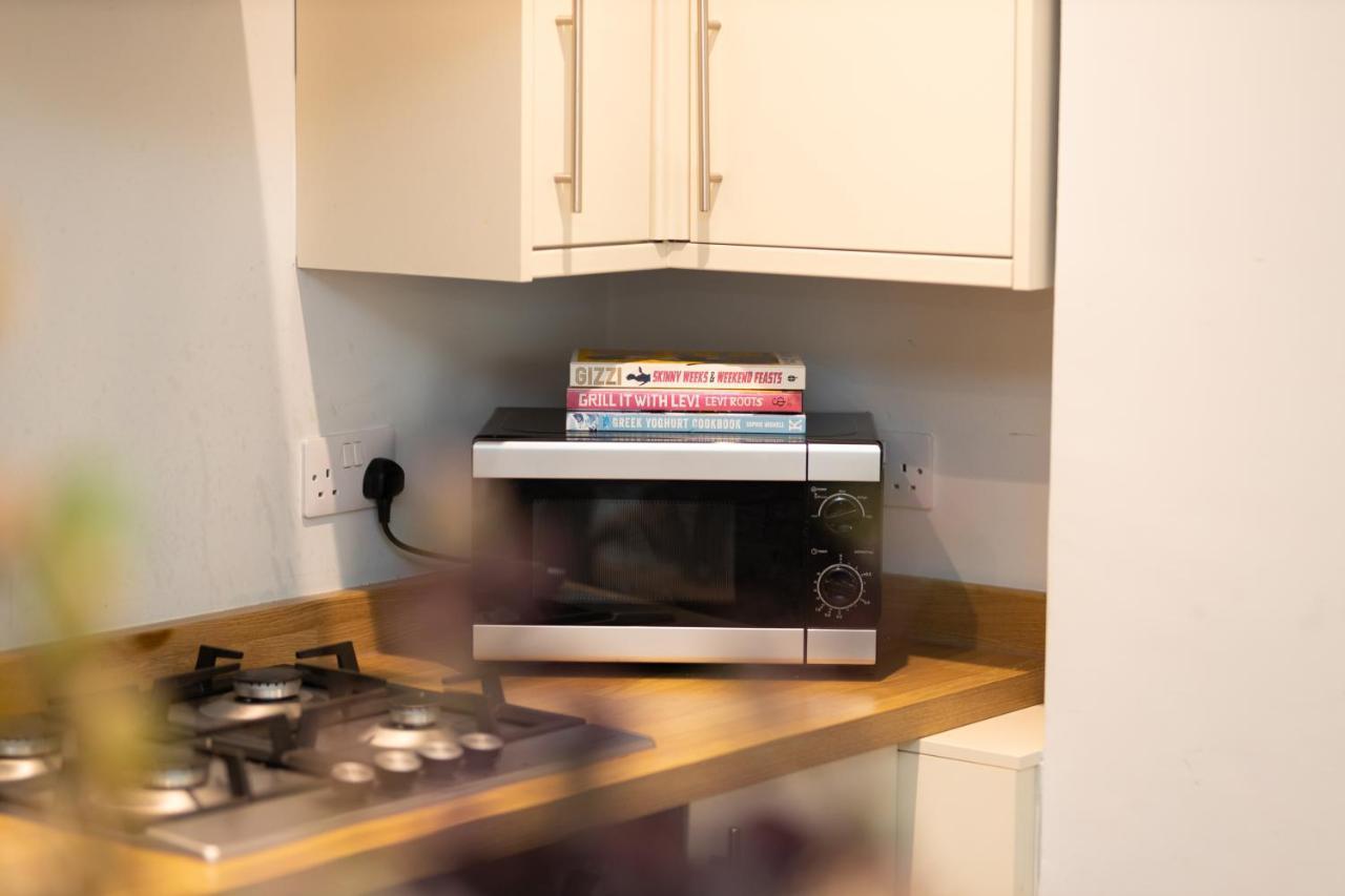 Luxury Modern 3 Bedroom Apartment In City Centre エディンバラ エクステリア 写真