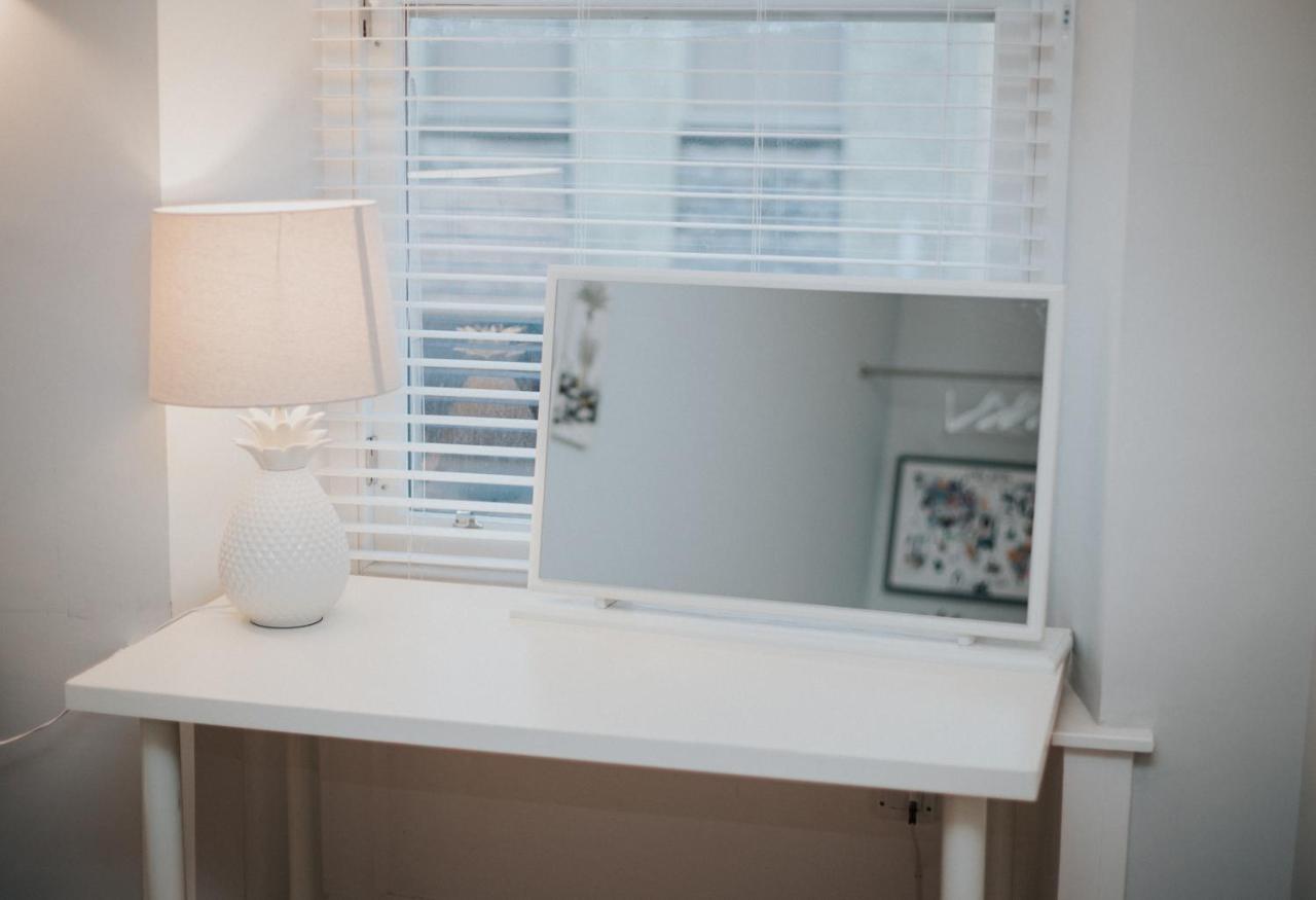 Luxury Modern 3 Bedroom Apartment In City Centre エディンバラ エクステリア 写真
