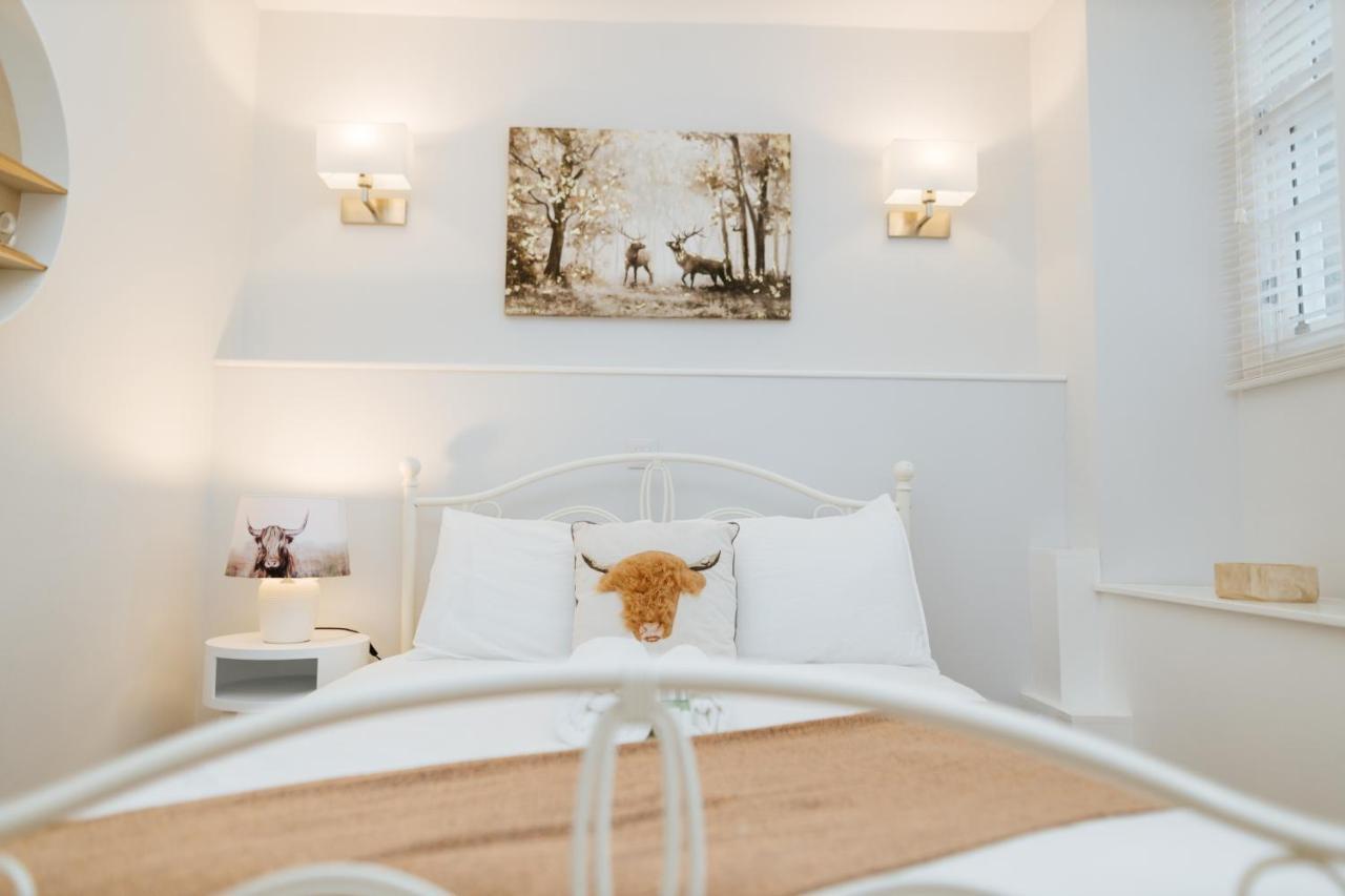 Luxury Modern 3 Bedroom Apartment In City Centre エディンバラ エクステリア 写真